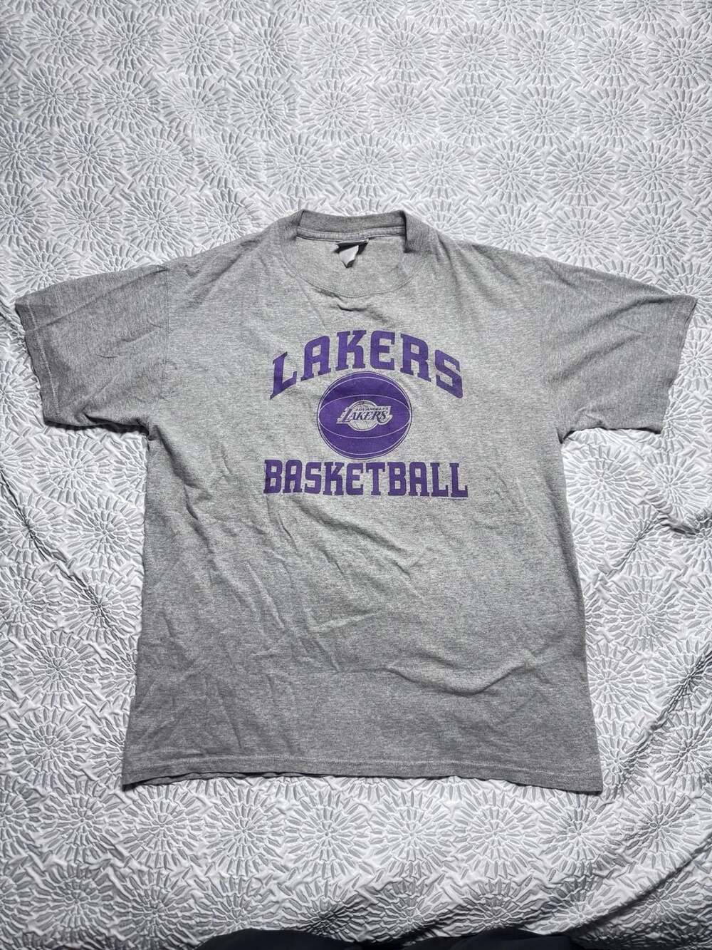Vintage NBA Los Angeles Lakers Gray Basketball Graphic T-Shirt